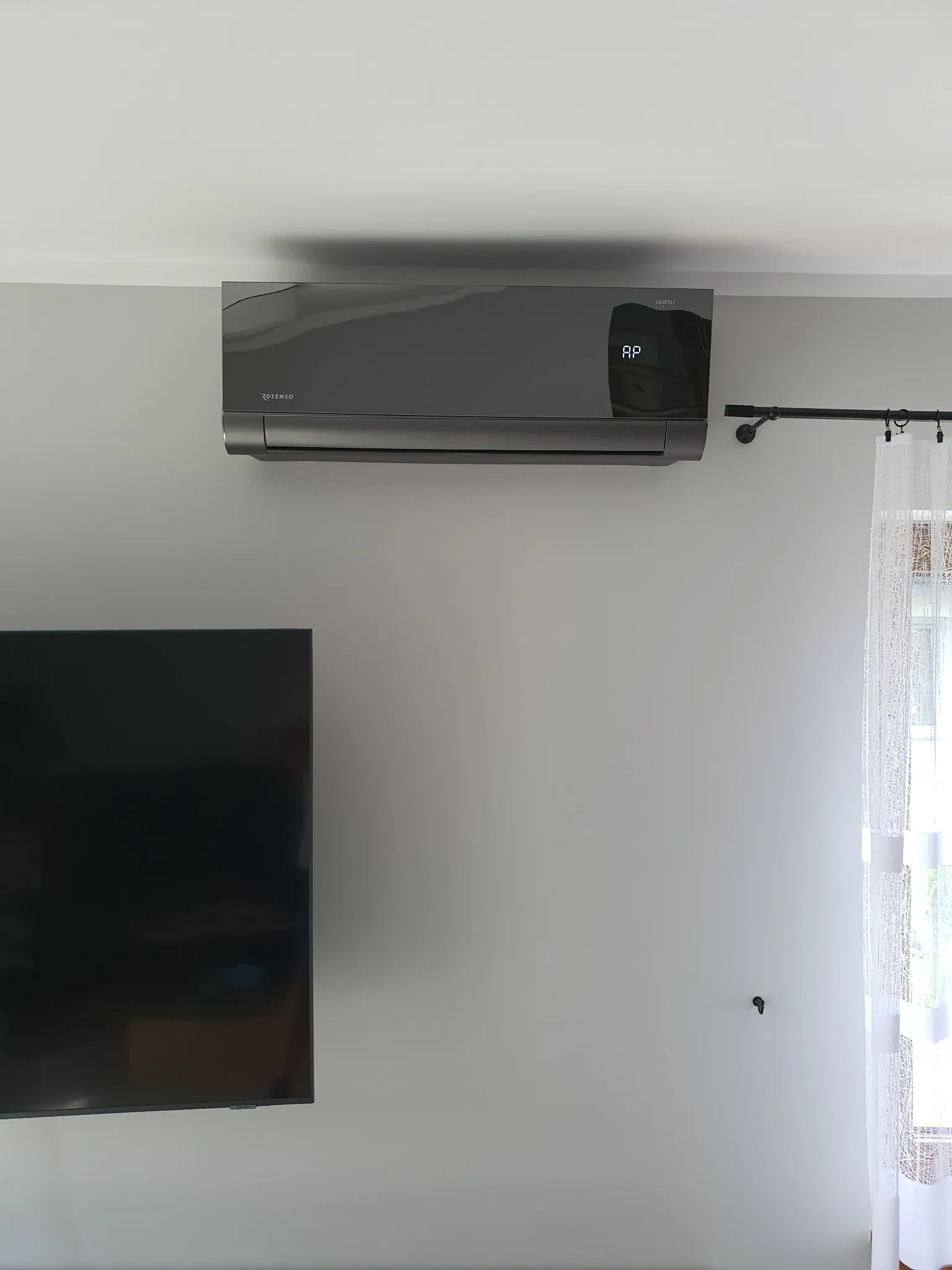 Klimatyzator Rotenso Versu zamontowany przez PRO-FIT KLIMA — realizacja z profilu Oferteo